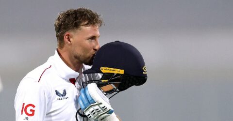 অস্ট্রেলিয়ায় রুটের প্রথম সেঞ্চুরি