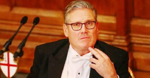 ত্রিমুখী সংকটে জর্জরিত ব্রিটেন