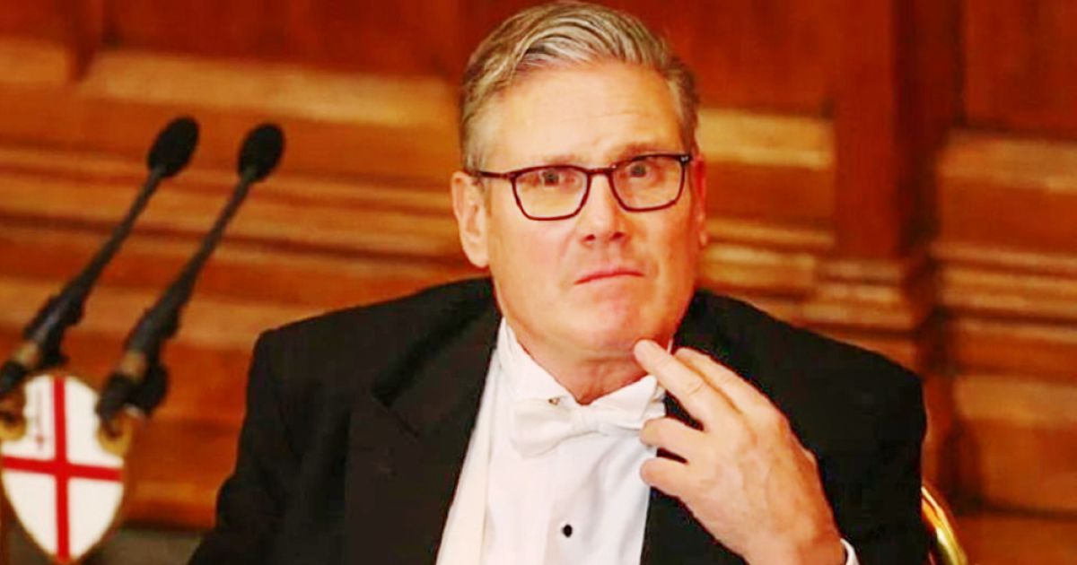 ত্রিমুখী সংকটে জর্জরিত ব্রিটেন