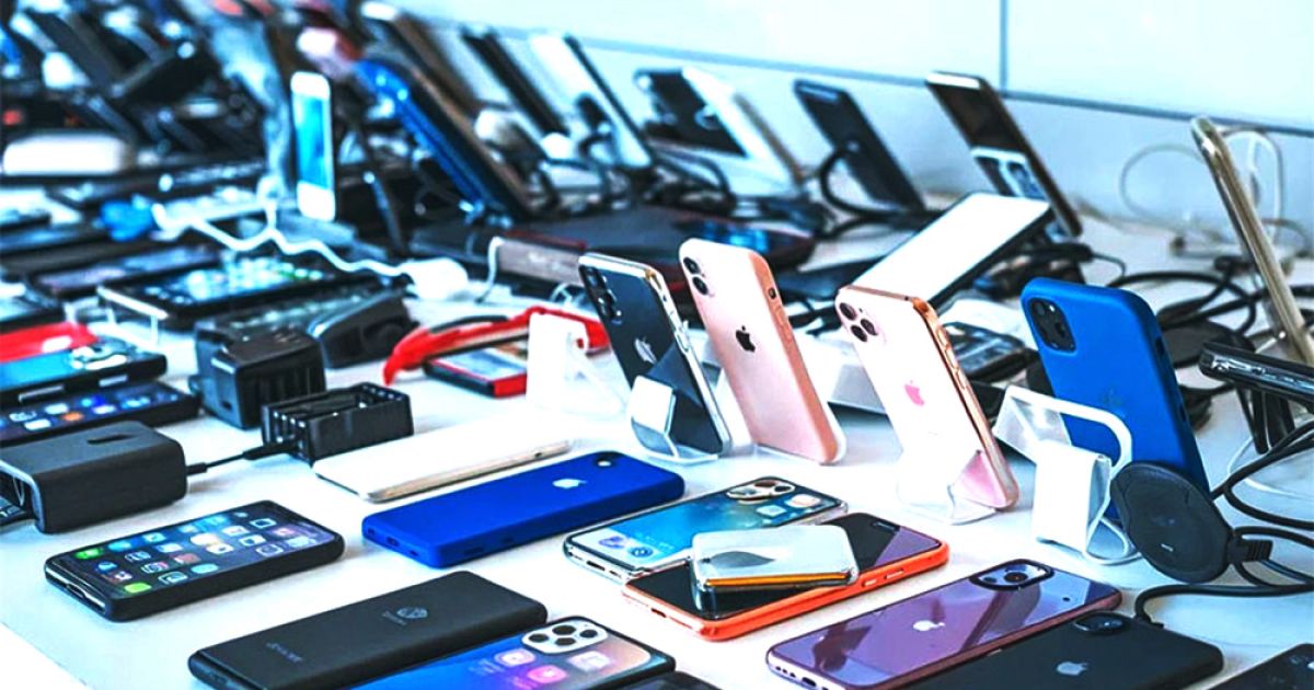 স্মার্টফোনের আমদানি শুল্ক কমানোর সিদ্ধান্ত গ্রহণ