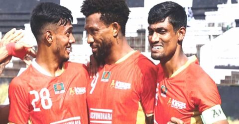বসুন্ধরা কিংস ব্রাদার্সকে ৫-১ গোলে হারিয়ে শীর্ষে উঠে এসেছে
