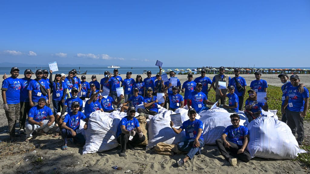 সেন্টমার্টিন থেকে ১৮৫০ কেজি প্লাস্টিক বর্জ্য অপসারণ