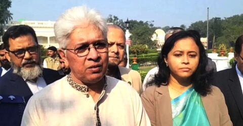 চিনি আমদানি বন্ধ, দেশের চিনি আগে বিক্রি হবে: শিল্প উপদেষ্টা