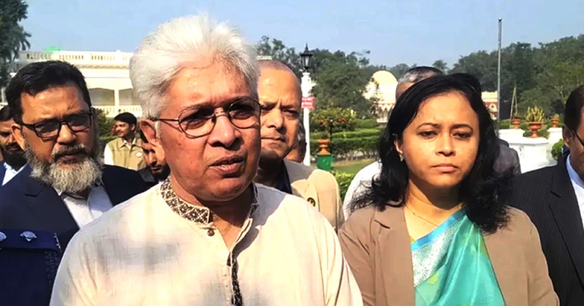 চিনি আমদানি বন্ধ, দেশের চিনি আগে বিক্রি হবে: শিল্প উপদেষ্টা