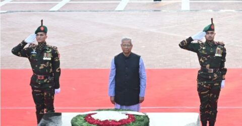 শহীদ বুদ্ধিজীবী স্মৃতিসৌধে প্রধান উপদেষ্টার শ্রদ্ধা নিবেদন