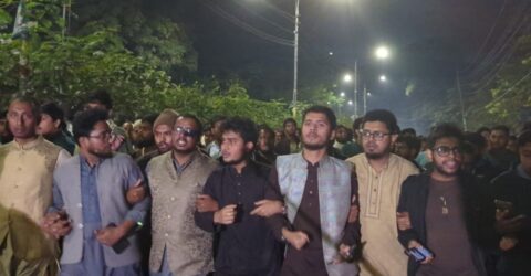 ওসমান হাদীর ওপর দুর্বৃত্তদের গুলির ঘটনায় ডাকসুর বিক্ষোভ