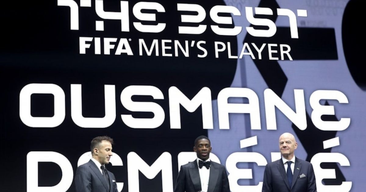 দেম্বেলে ও এনরিকেকে পদক দিচ্ছেন ফিফা, সেরা ফুটবলারের স্বীকৃতি পেলেন দেম্বেলে