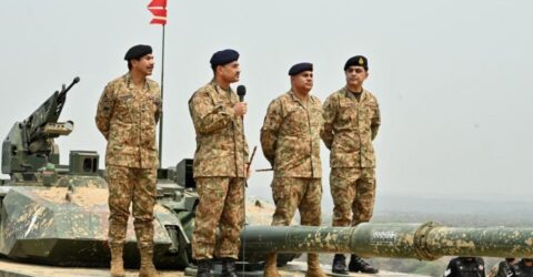 ট্রাম্পের গাজা পরিকল্পনায় পাকিস্তানের সেনাপ্রধান আসিম মুনিরের মুখোমুখি যুক্তরাষ্ট্রের চাপ