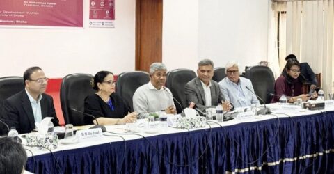 মোবাইল আমদানিতে শুল্ক কমানোর পরিকল্পনা এবং দাম হ্রাসের উদ্যোগ