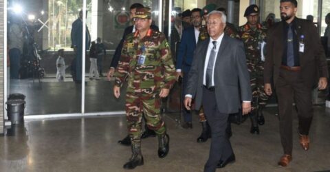 জাতীয় নির্বাচন ও গণভোটের প্রস্তুতি: তিন বাহিনী প্রধানের সঙ্গে ইসির বৈঠক