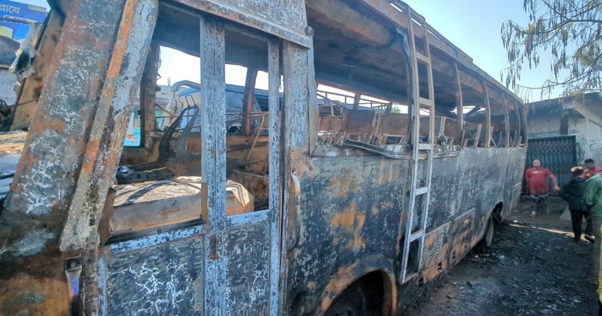 রাঙামাটিতে ভয়াবহ অগ্নিকাণ্ডে তিনটি বাস ও পাঁচটি দোকান পুড়ে ছাই