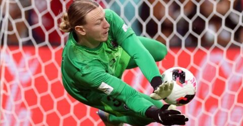 ভাঙ্গা হাত নিয়েও টাইব্রেকারে পিএসজির গোলকিপারের বীরত্ব