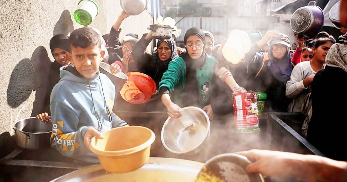 গাজায় দুর্ভিক্ষের আতঙ্ক কাটছে, তবে সংকট এখনও বিদ্যমান