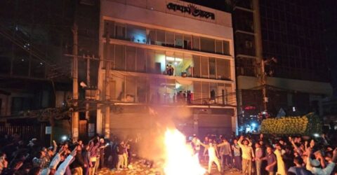 প্রথম আলো ও ডেইলি স্টারে হামলা: লক্ষাধিক টাকা লুট করে টিভি-ফ্রিজ কিনলেন নাঈম