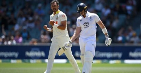 অ্যাডিলেডে অস্ট্রেলিয়ার দাপট: ১১ দিনে ইংল্যান্ডের স্বাগতিক অ্যাশেজ হার