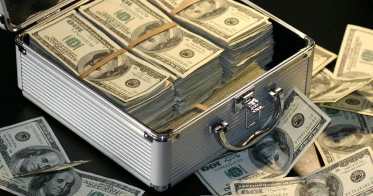 ডিসেম্বরে রেমিট্যান্স ছাড়াতে পারে তিন বিলিয়ন ডলার