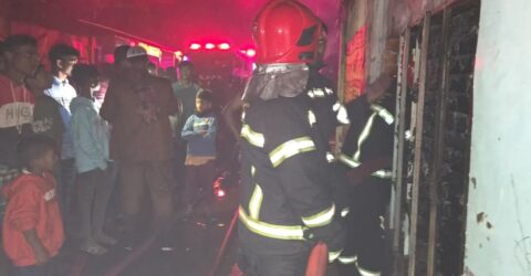 গাজীপুরে তুলা ফ্যাক্টরিতে ভয়াবহ অগ্নিকাÐণ্ড