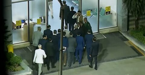 তারেক রহমান গেলেন খালেদা জিয়াকে দেখতে এভারকেয়ারে