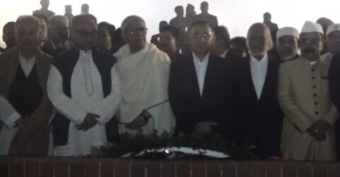 বীর শহীদদের স্মরণে জাতীয় স্মৃতিসৌধে তারেক রহমানের শ্রদ্ধা