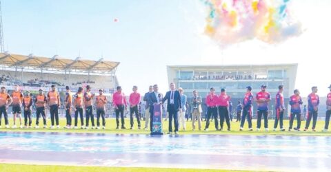 বিপিএলের দ্বাদশ আসরে ট্রফি ছাড়াই উদ্বোধন