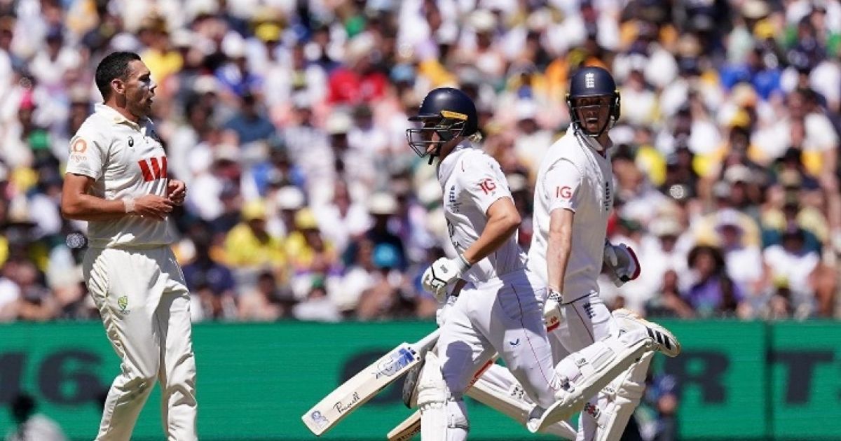 অস্ট্রেলিয়ার মাটিতে ইংল্যান্ডের প্রথম টেস্ট জয় ১৫ বছর পরে