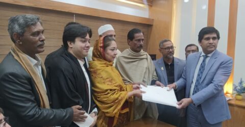 ফরিদপুরে নায়াব ইউসুফের মনোনয়নপত্র দাখিল