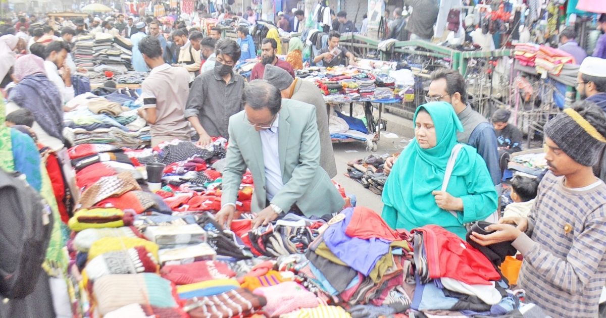 বস্ত্রকল মালিকদের আরও তিন বছর নগদ সহায়তা চান