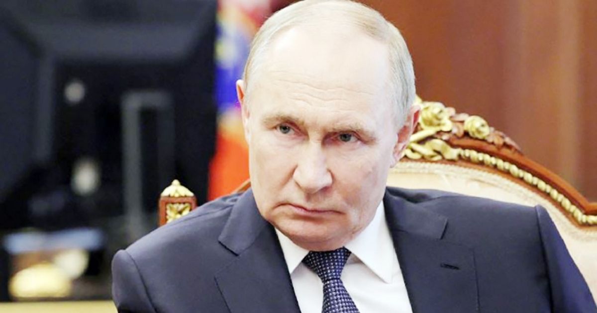 পুতিনের কৌশলে রুশ ধনকুবেরদের প্রভাব কমে গেছে