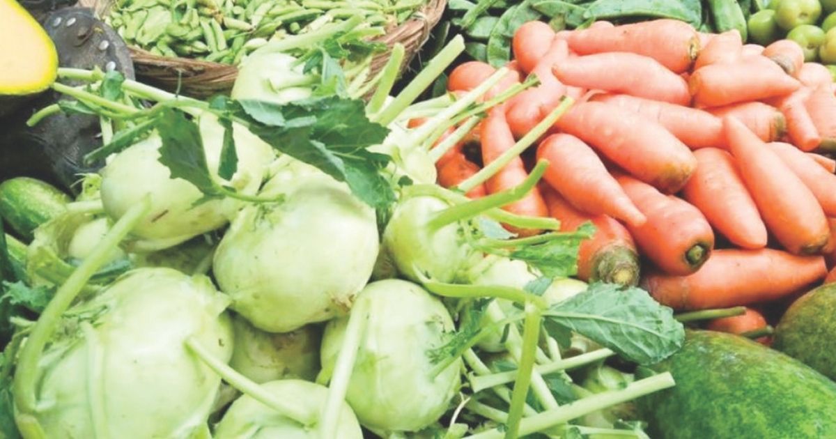 চাল-সবজির দাম কমলেও টমেটো ও শসার চাহিদা জেগে উঠেছে