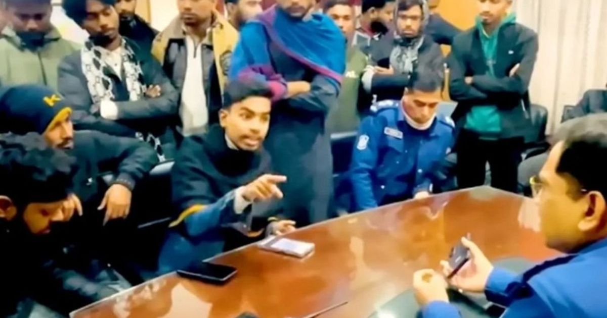 ১৪ ঘণ্টা পর আদেশে মুক্তি পেলেন বৈষম্যবিরোধী নেতা মাহদী