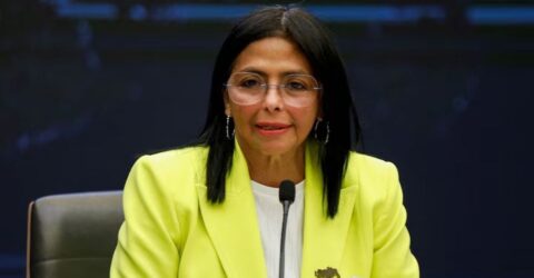 ভেনেজুয়েলার অন্তর্বর্তী প্রেসিডেন্টের দায়িত্ব গ্রহণ করলেন ডেলসি রদ্রিগেজ