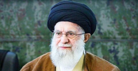 ইরান ঘোষণা করেছে শত্রুদের মাথা নত করাবে খামেনি