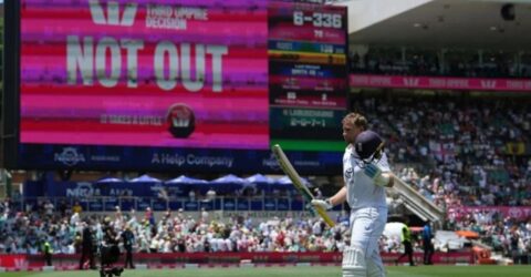 জো রুটের প্রথম সেঞ্চুরিতে ইতিহাসের মাইলফলক স্পর্শ