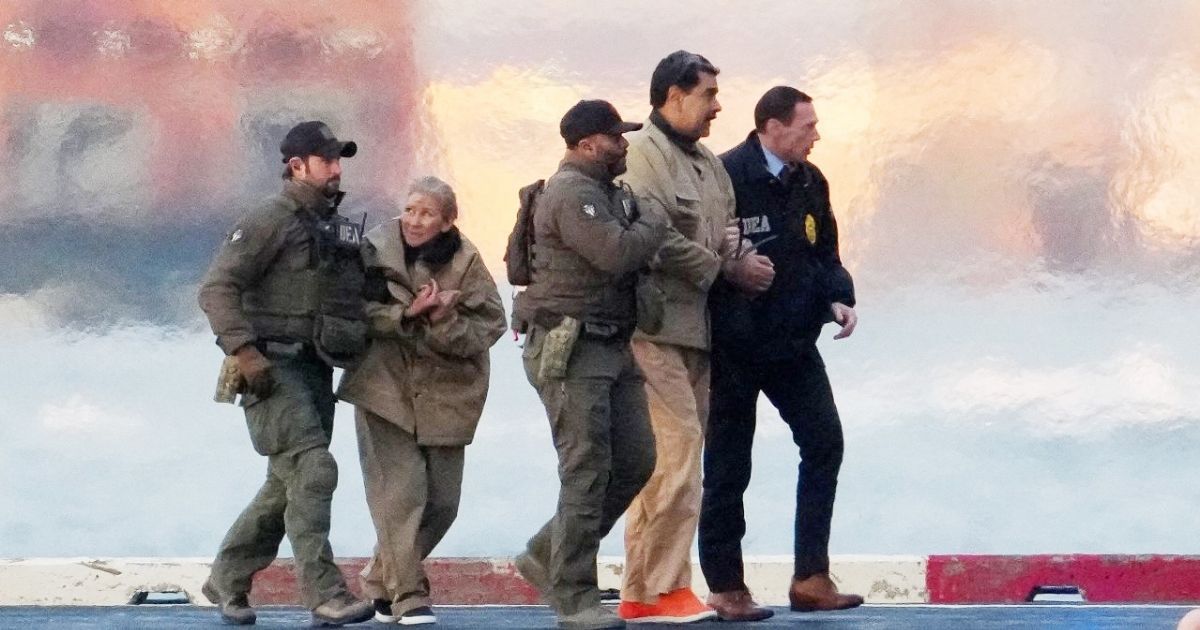 আমি এখনো প্রেসিডেন্ট, আমাকে অপহরণ করা হয়েছে—মার্কিন আদালতে বললেন মাদুরো