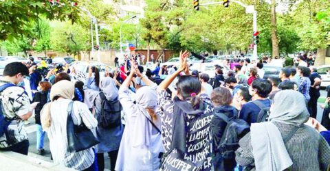 ইরানে সপ্তাহজুড়ে অস্থিরতায় কমপক্ষে ১৬ জনের মৃত্যু