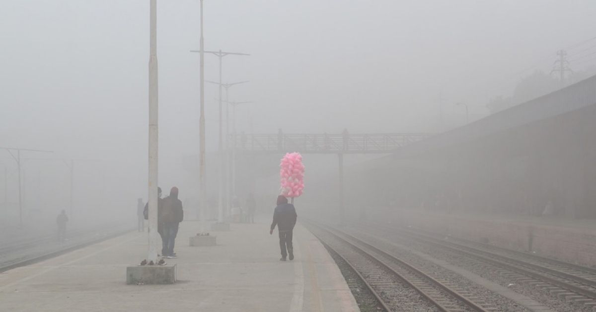 কঠিন শীতের ঝুঁকিতে জনজীবন ও স্বাস্থ্য, বাস্তুচ্যুত হচ্ছে কৃষি ও শ্রমজীবীরা