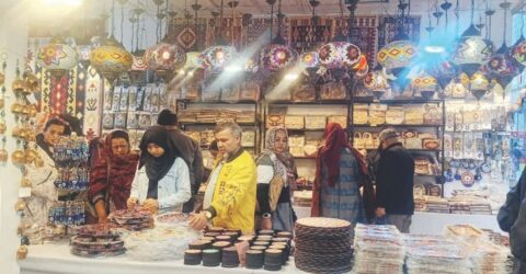 আন্তর্জাতিক বাণিজ্যমেলায় তুর্কি স্টলের তরুণদের ভিড়