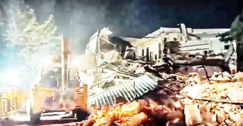 দিল্লি হাইকোর্টের নির্দেশ অমান্য, ফৌজ-ই-এলাহি মসজিদের পাশের স্থাপনা উচ্ছেদ