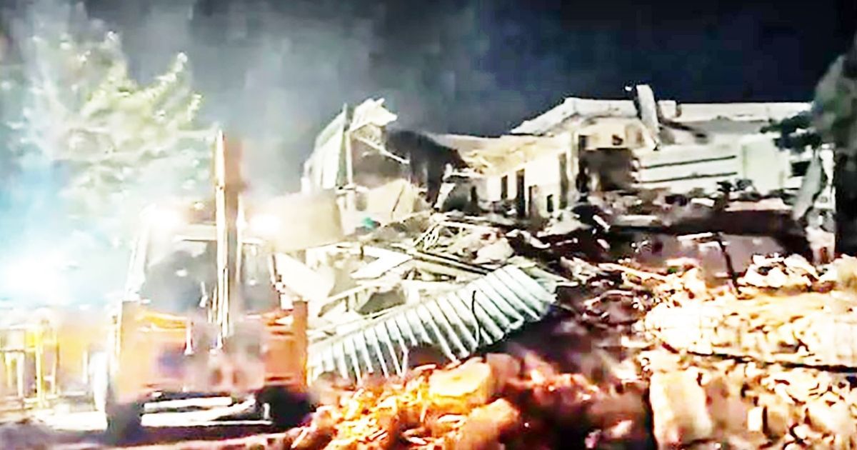 দিল্লি হাইকোর্টের নির্দেশ অমান্য, ফৌজ-ই-এলাহি মসজিদের পাশের স্থাপনা উচ্ছেদ