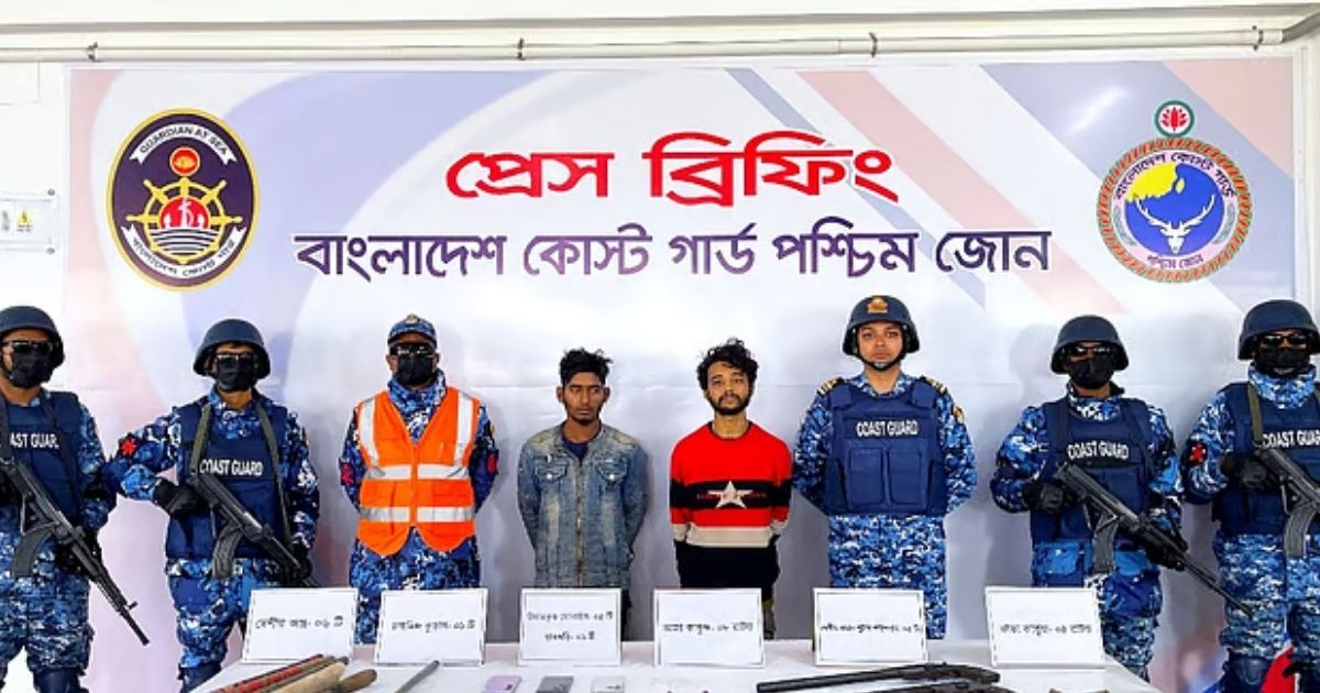 সুন্দরবনে পর্যটকদের জিম্মি করে অস্ত্রসহ ৯ দুষ্প্রাপ্য আটক