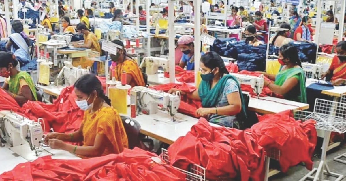 পোশাক খাতের জন্য বড় চ্যালেঞ্জ, রপ্তানি কমছে