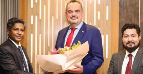 নতুন মার্কিন রাষ্ট্রদূত ব্রেন্ট ক্রিস্টেনসেন ঢাকায় পৌঁছেছেন