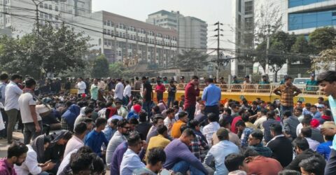 ইসির সামনে দ্বিতীয় দিনের অবস্থান কর্মসূচি চালিয়ে যাচ্ছে ছাত্রদল