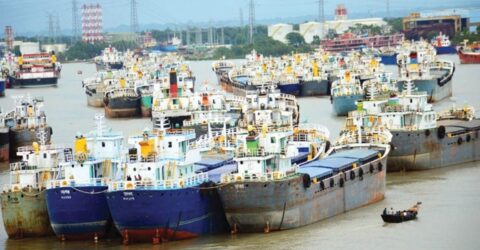 রমজান ও নির্বাচনের জন্য পণ্য মজুতের সুড়ঙ্গ: ভাসমান গুদামে অসাধু বাণিজ্য