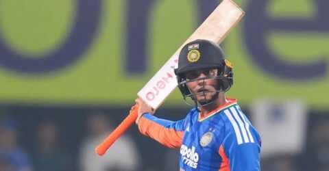 ভারত ১০ ওভারে জয় নিশ্চিত, সিরিজের দ্বিতীয় টি-টোয়েন্টি দখলে