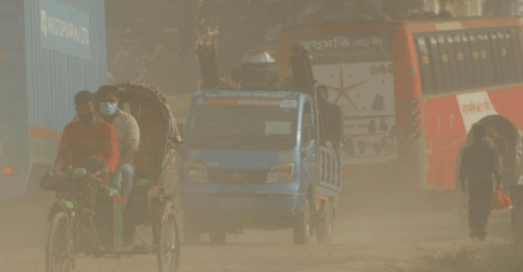 ঢাকায় বাতাসের মান ‘চরম অস্বাস্থ্যকর’: বিশ্বের শীর্ষে বাংলাদেশের রাজধানী