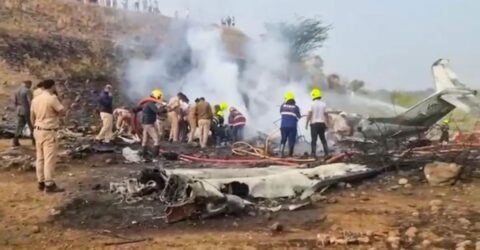 ভারতে ভয়াবহ বিমান দুর্ঘটনায় উপমুখ্যমন্ত্রী অজিত পাওয়ারের উদ্ধার অভিযান