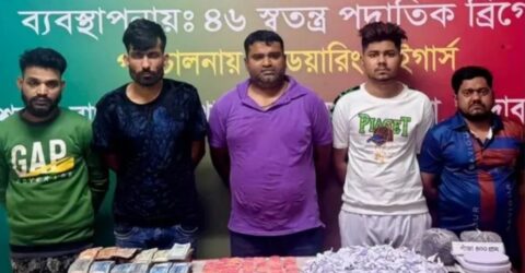 মোহাম্মদপুরে সেনাবাহিনীর অভিযানে ইয়াবাসহ গ্রেপ্তার ৫ জন