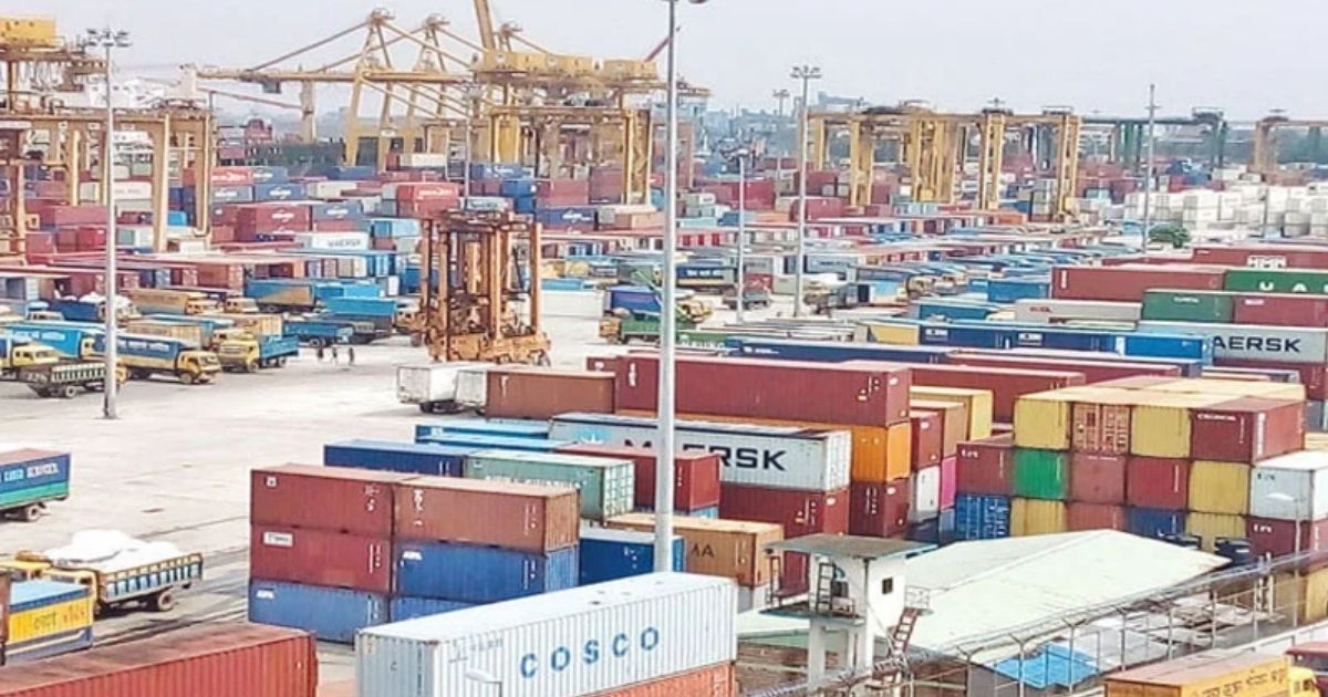 চট্টগ্রাম বন্দর: কর্মচারীদের ধর্মঘটে কঠোর অবস্থানে প্রশাসন, উত্তপ্ত পরিবেশ