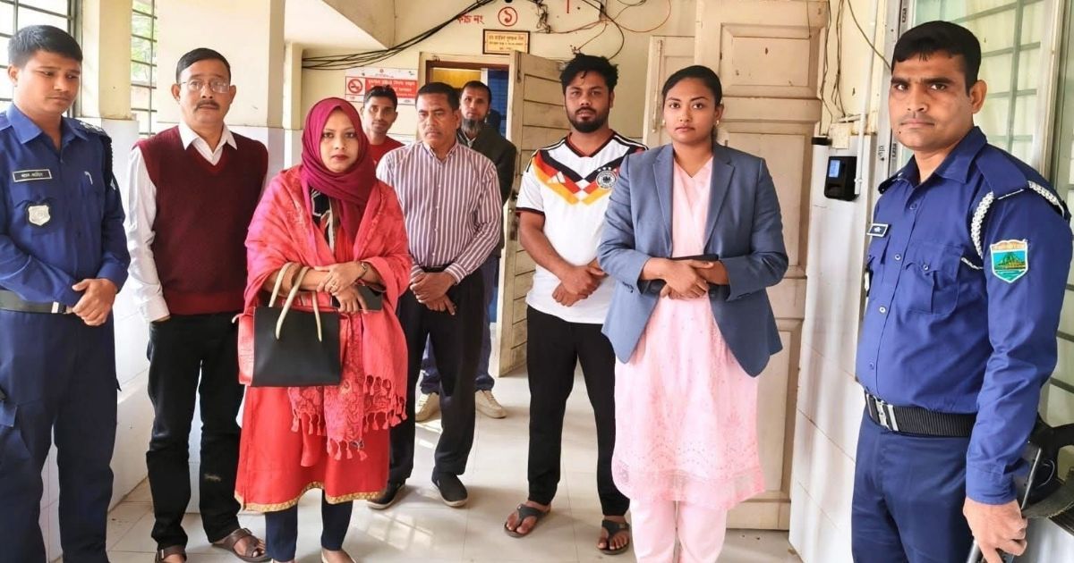 বেড়া হাসপাতালের দালালদের জরিমানা